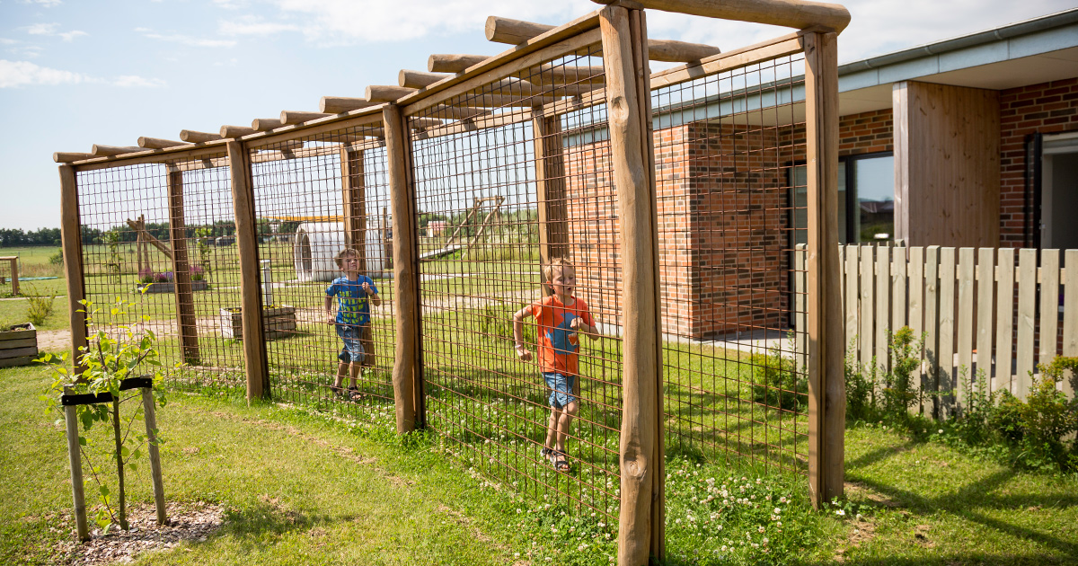 LE20066U-Pergola-wire-mesh