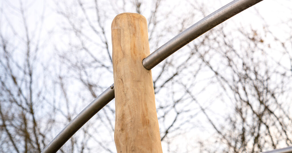 NORNA ARC - Robinia wood and steel